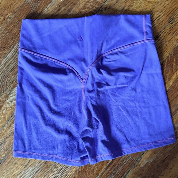 Balance Athletica Cloud Shorts Aurora - Picture 2 of 3